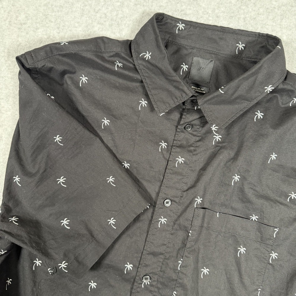 H&M Men's L Regular Fit Black Palm Tree Woven Cotton Short Sleeve Button-Up